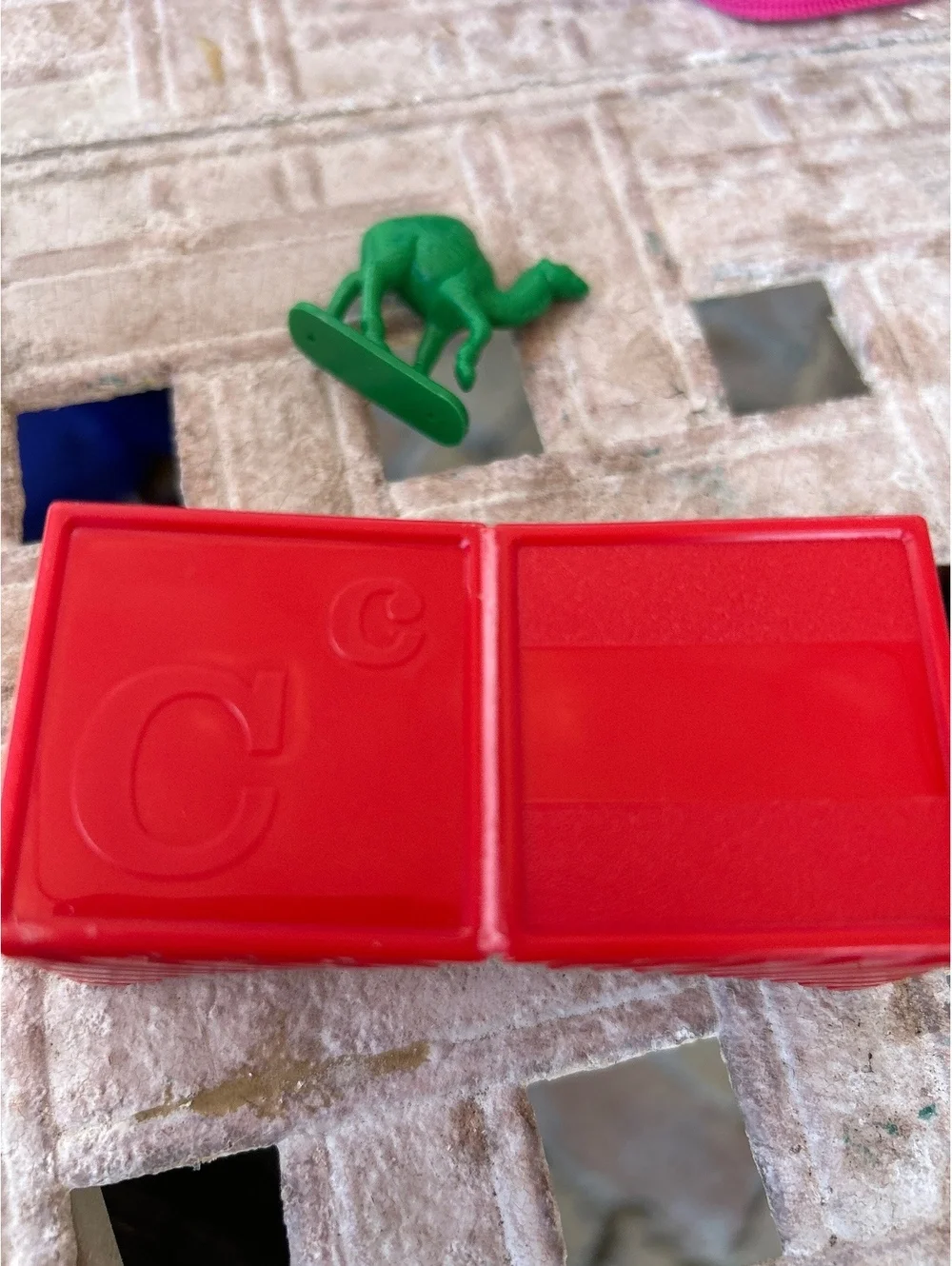 Tupperware replacement C with camel